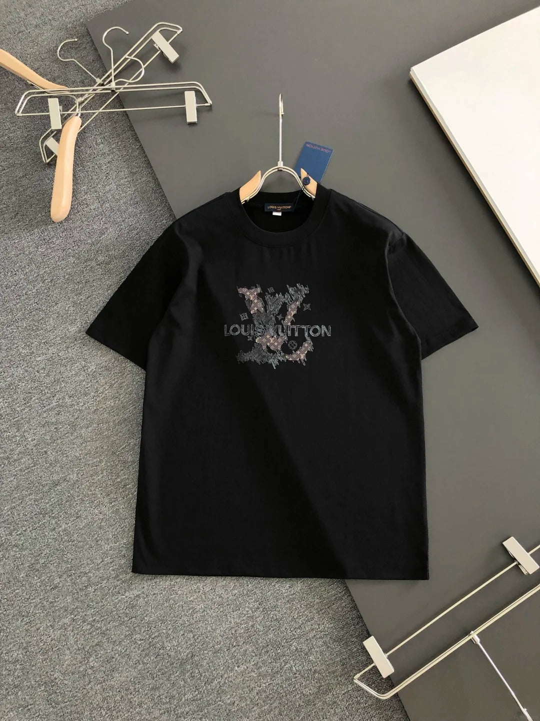 เสื้อเชิ้ต DG / AU99